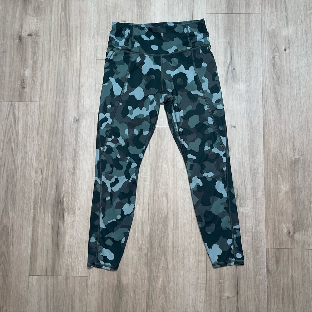 Women’s Athleta Camouflage Leggings - Green/Gray/Black Size Small